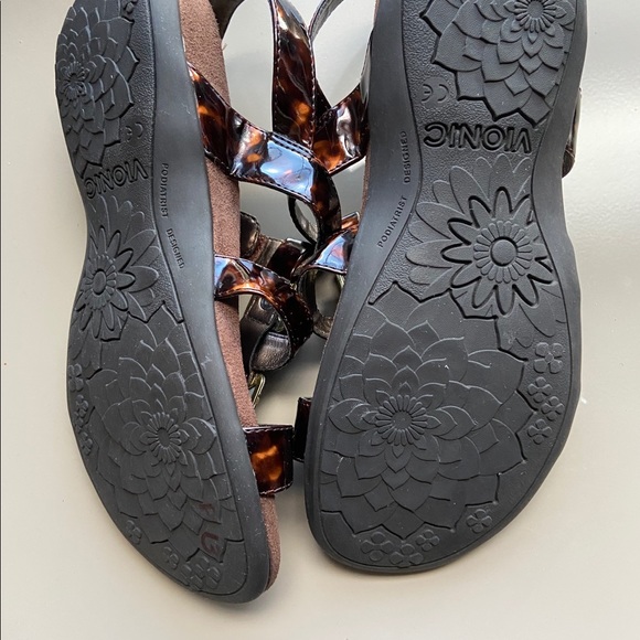 Vionic sandals size 8 - Picture 5 of 11